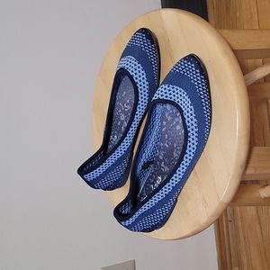 SKECHERS Memory Foam